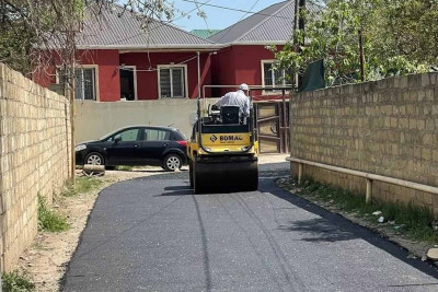 “Xəzər Bağları”nda asfalt çəkilir
