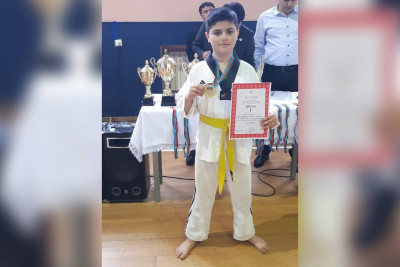 3 nömrəli məktəbin şagirdi taekvondo yarışının qalibi olub