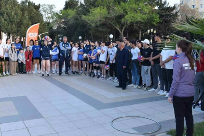 Yeniyetmə və gənclər Heydər Əliyev Parkında təşkil olunan idman tədbirinə qatılıblar