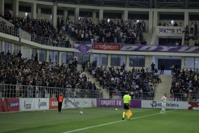 “Sumqayıt”ın oyununu rekord sayda azarkeş izləyib