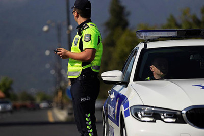 Polisin işinə müdaxilə edən şəxs cərimələnib