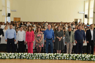 SDU-da əlaçı şagirdlər mükafatlandırılıblar