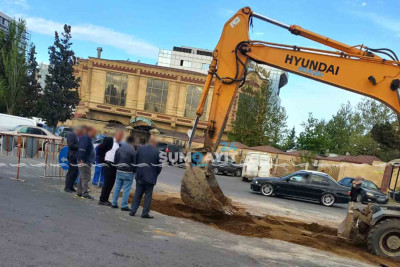 Koroğlu küçəsində kanalizasiya borusu təmir edilib