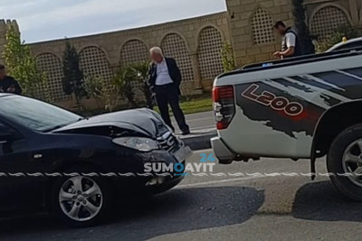 “Bağça şəhər”in yanında 2 avtomobil toqquşub
