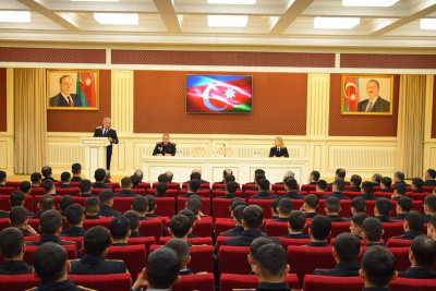 Sumqayıt prokuroru kursantlarla öz təcrübəsi ilə bölüşüb