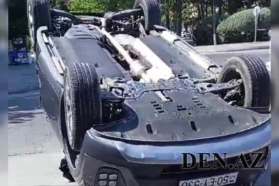 Sumqayıtda maşın aşıb, xəsarət alan var