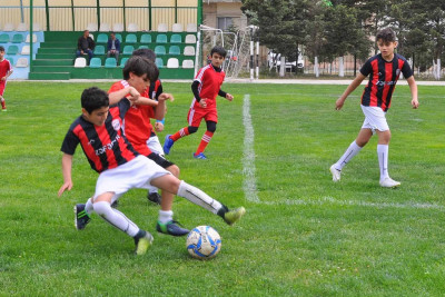 Yeniyetmələr arasında futbol yarışı təşkil olunub
