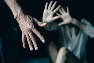 Arvadına əl qaldıran kişi cəzadan azad edilib