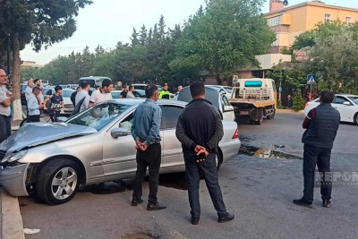 Sumqayıtda üç maşın toqquşub, qadınlar yaralanıb