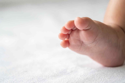 10 günlük Zeynəbi ehtiyatsızlıqdan bacısı yandırıbmış