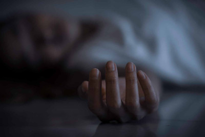 50 yaşlı kişi evində asılmış halda tapılıb