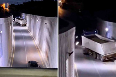 Novxanı yolunda yük maşını qəzaya uğrayıb