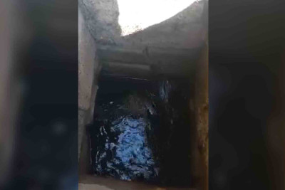 İdarə əməkdaşları kanalizasiya quyularını təmizləyiblər