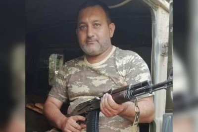 Döyüş meydanında yaralı hərbçilərə tibbi yardım göstərən şəhid Eldar Abdullayevin mövlududur