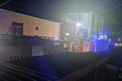 Xəzər bağlarında elektrik xətləri yanıb
