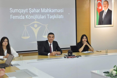 Sumqayıtda hakim könüllüləri təlimatlandırıb
