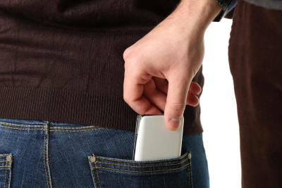 Novxanı çimərliyində telefon oğurlanıb