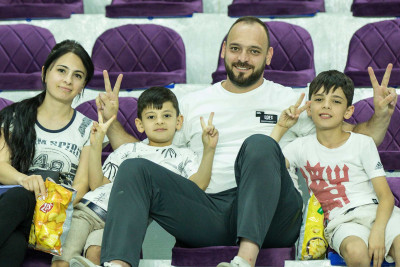 “Sumqayıt” azarkeşlərinə komandasının formasını hədiyyə edir