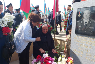 Polad Həşimovun anasından ürəkdağlayan görüntülər