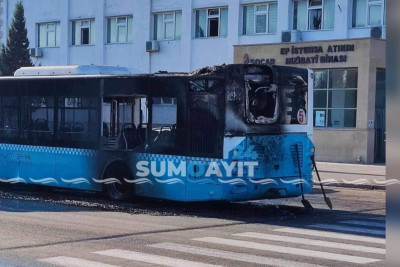 Sumqayıtda avtobus yanıb