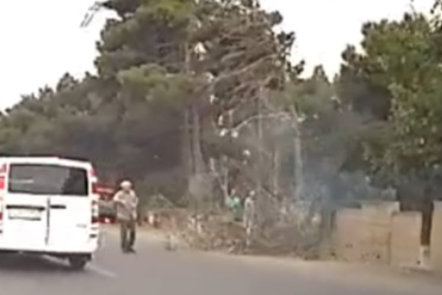 Ceyranbatanda ağac kəsənlər maşınlara təhlükə yaratdı
