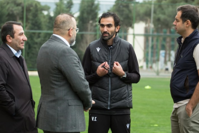 Vaqif Cavadov kollektivə təqdim olundu