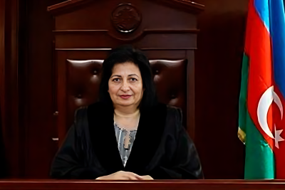 Tanınmış hakim təqaüdə çıxdı