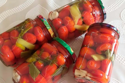 Sumqayıtda pomidor turşusu can aldı