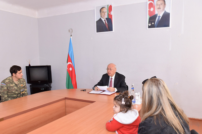 Şəhər rəhbəri sakinləri qəbul etdi