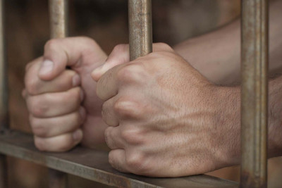 İsmayıllıda əxlaqsızlıq edən arvadını bıçaqlayan şəxsə Sumqayıtda HÖKM OXUNDU