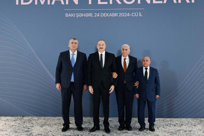 Prezident Sumqayıtın baş məşqçisini təltif edib