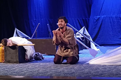 Tələbə-aktyorlar Sumqayıtın səhnəsində çıxış ediblər