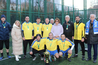 “Sumqayıt”ın veteran futbolçuları turnirin birincisi olublar