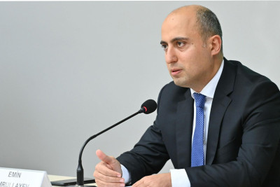 Nazir məktəbəqədər təhsildən danışıb