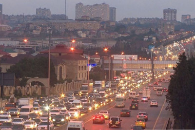 Bakı-Sumqayıt yolunda GÜCLÜ TIXAC - VİDEO