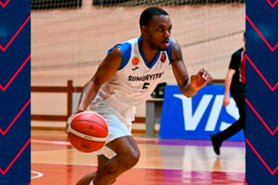 “Sumqayıt” amerikalı legionerlə vidalaşdı