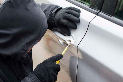 Ceyranbatanda avtomobil qaçırılıb