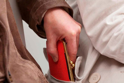 Sumqayıtda qadının pulqabısı oğurlandı