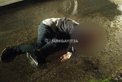 Sumqayıtda maşın piyadanı vurub - FOTO