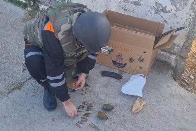 Coratda istifadəyə yararlı silah-sursat tapılıb