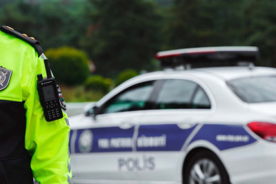 Yol polisi hava şəraiti ilə bağlı sürücülərə SƏSLƏNDİ