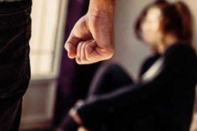 Sumqayıtda kişi barışmaq istəməyən keçmiş arvadını döydü – MƏHKƏMƏ