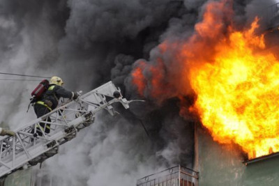 Sumqayıtda yanğın - 11 NƏFƏR TƏXLİYƏ OLUNUB - VİDEO