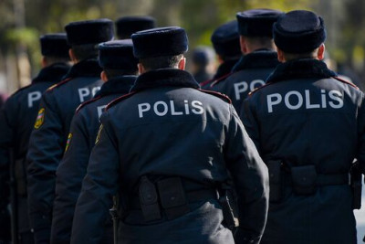 Polis əməkdaşları gücləndirilmiş rejimdə xidmət aparır