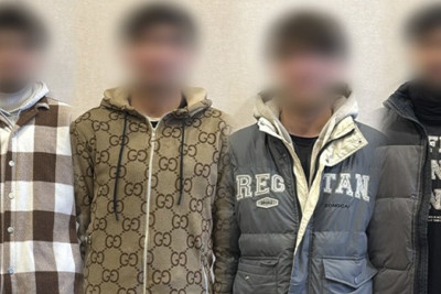 Avtobusdan sallanıb sürüşən gənclər polisə çağırıldılar