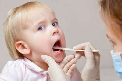 Nazirlik övladlarını çöpçüyə aparan valideynlərə müraciət edib