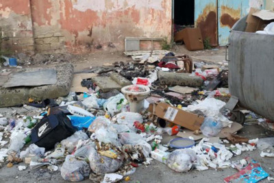 Zibil tüstüsünün girovuna çevrilən mikrorayon sakinləri