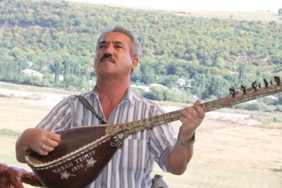 Oğurluqda ittiham edilən məşhur şair: “Niyə bu günlərə qaldıq?”