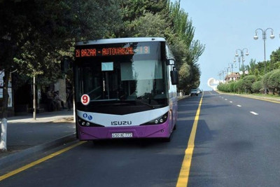 Uşaq, qadın demədən avtobusda BUNU ETDİ - VİDEO