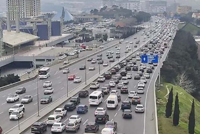 Bakı-Sumqayıt yolunda tıxac müşahidə olunur